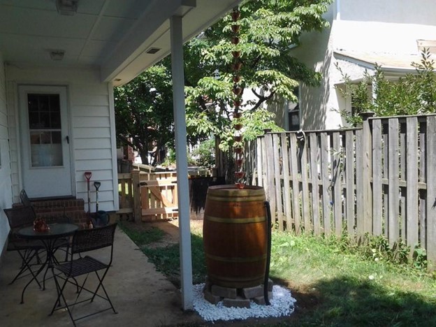 Rain barrel Photo credit: CC BY 2.0